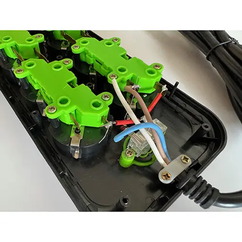 Foto do aviso oficial: JINHUAI Power Socket Chumbo da extensão — risco: Choque elétrico & Incêndio