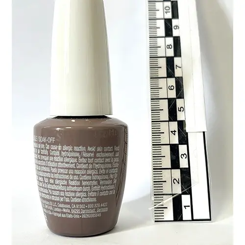 Photo de l’avis officiel: OPI Gel Color - Taupe-Less Beach Gel vernis à ongles — risque: Risque chimique