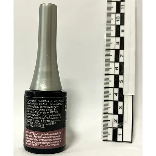 Photo de l’avis officiel: Estrosa Rosè Gel vernis à ongles — risque: Risque chimique