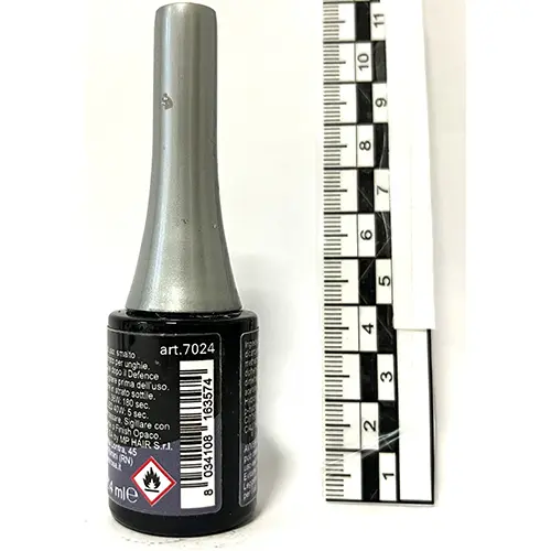 Foto uit de officiële melding: Estrosa Viola Glamour Gel nagellak — risico: Chemische risico's