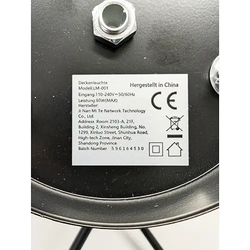 Foto aus der offiziellen Meldung: Deckenleuchte LM-001 — Risiko: Elektrischer Schlag