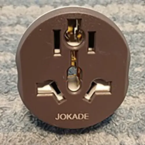 Foto do aviso oficial: JOKADE Adaptador — risco: Choque elétrico