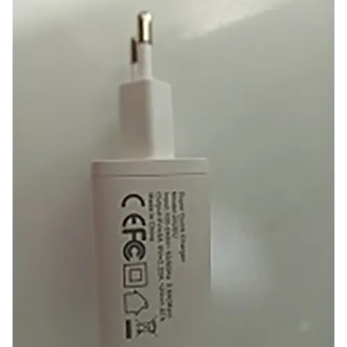 Foto aus der offiziellen Meldung: ZUZG Quick Intelligence Single Port Travel Charger USB-Ladegerät — Risiko: Elektrischer Schlag