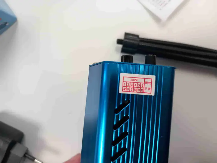 Foto uit de officiële melding: Mini Laser stage lighting Laserprojector — risico: Aantasting van het gezichtsvermogen