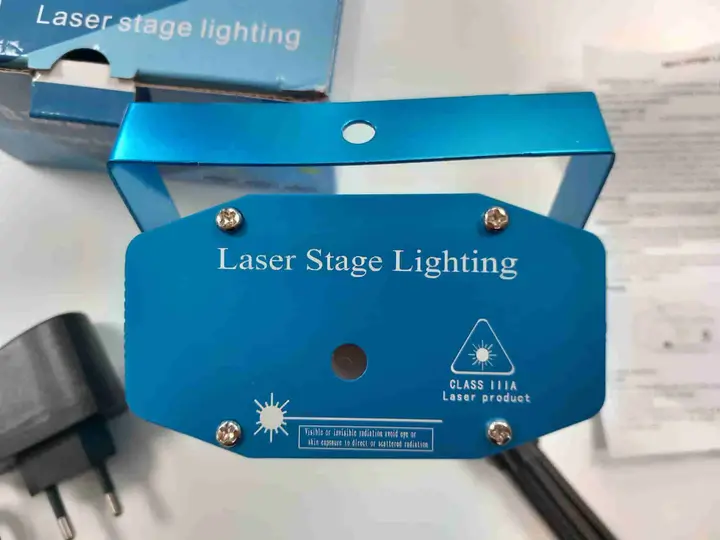 Foto uit de officiële melding: Mini Laser stage lighting Laserprojector — risico: Aantasting van het gezichtsvermogen
