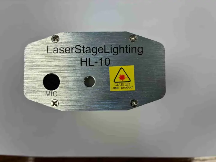 Foto aus der offiziellen Meldung: Mini Laser show system Laserprojektor — Risiko: Sehschaden