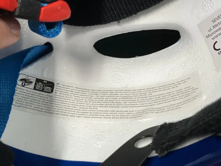 Photo de l’avis officiel: Seven Bike Helmet Mickey Casque de vélo — risque: Blessures