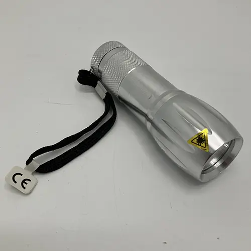 Foto dell’avviso ufficiale: Velamp Ultra Bright Mini torcia — rischio: Ambiente