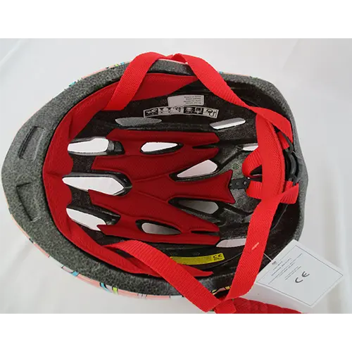 Foto uit de officiële melding: Fahrradhelm Robust... Mädchen und Jungs Fietshelm — risico: Verwonding