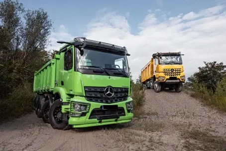Photo de l’avis officiel: Mercedes-Benz ACTROS, AROCS, ATEGO, eACTROS Camion — risque: Blessures (SR/02067/26)