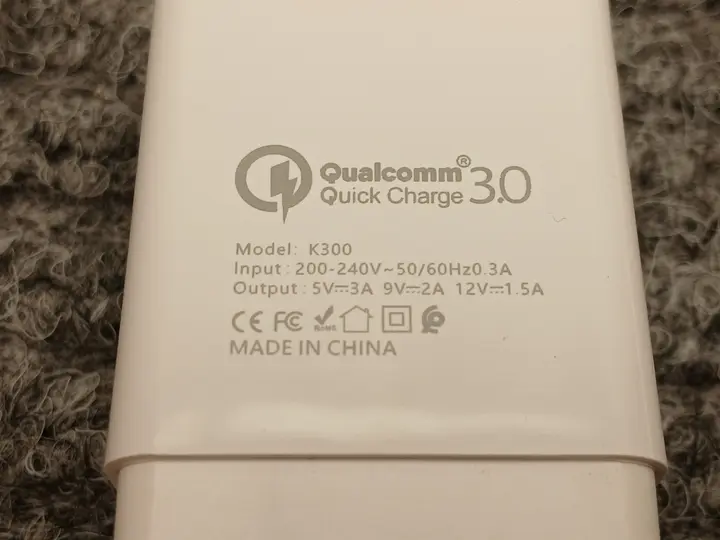 Photo de l’avis officiel: Foneng Quick Charger Chargeur USB — risque: Choc électrique
