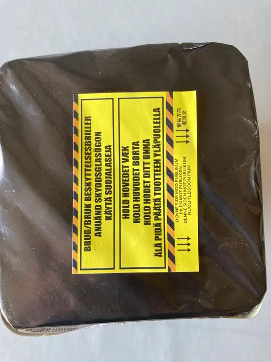 Photo from the official notice: Royal Fireworks Krone 4 E — burns & damage to hearing risk