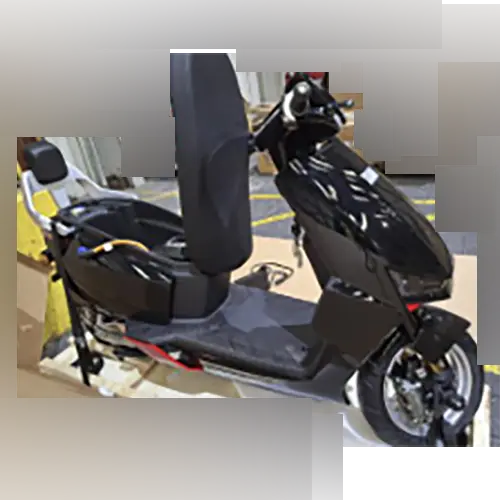 Foto aus der offiziellen Meldung: XDAO Juyuan Electronic Charger supplied with XDAO Ren E-Moped Elektroroller — Risiko: Feuer