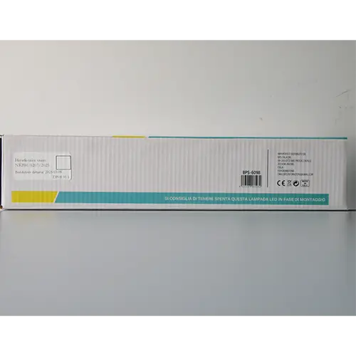 Foto aus der offiziellen Meldung: BPS Buena Pet Shop LAMPADA LED COMPATTA PER ACQUARIO Aquariumlampe — Risiko: Elektrischer Schlag