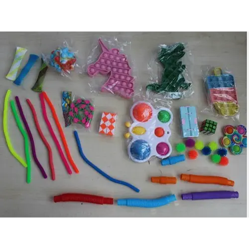 Photo de l’avis officiel: Stashables Fidget Toys Pack (75 pieces) Jeu de jouets Fidget — risque: Risque chimique