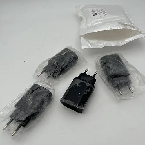 Foto aus der offiziellen Meldung: Power Quick Charge  3.0 USB Charger EU Plug USB-Ladegerät — Risiko: Elektrischer Schlag