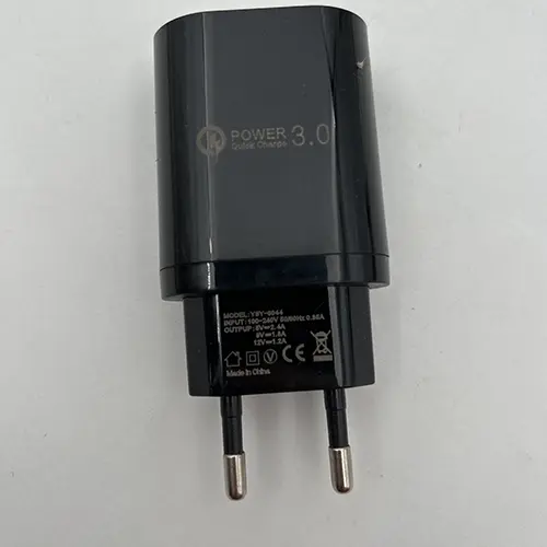 Foto aus der offiziellen Meldung: Power Quick Charge  3.0 USB Charger EU Plug USB-Ladegerät — Risiko: Elektrischer Schlag