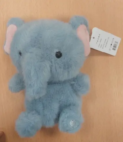 Foto aus der offiziellen Meldung: Doudou kawaii, animaux en peluche, costume, poupée douce, cadeaux d’anniversaire et noel pour filles Weichspie — Risiko: Ersticken