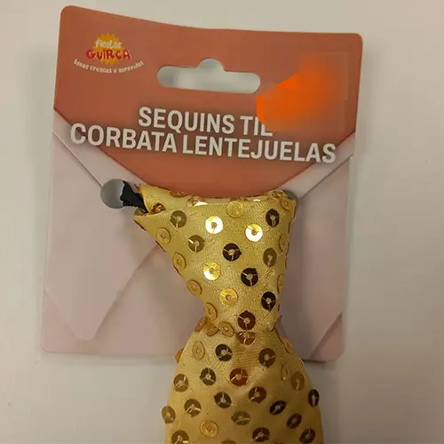 Photo from the official notice: Fiestas Guirca SL CORBATA CON LENTEJUELAS fancy-dress accessory — strangulation risk