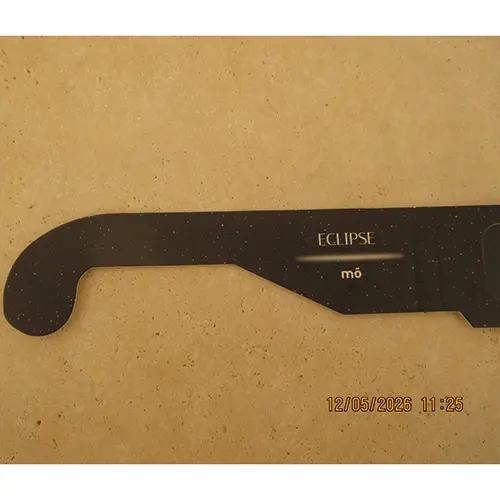 Photo from the official notice: Mó ECLIPSE solar eclipse glasses — damage to sight risk