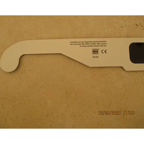 Photo from the official notice: Mó ECLIPSE solar eclipse glasses — damage to sight risk