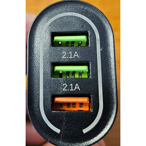 Photo de l’avis officiel: Hálózati Gyorstöltő Chargeur USB — risque: Choc électrique