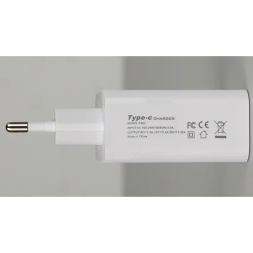Photo de l’avis officiel: Type-c CHARGER Chargeur USB — risque: Choc électrique