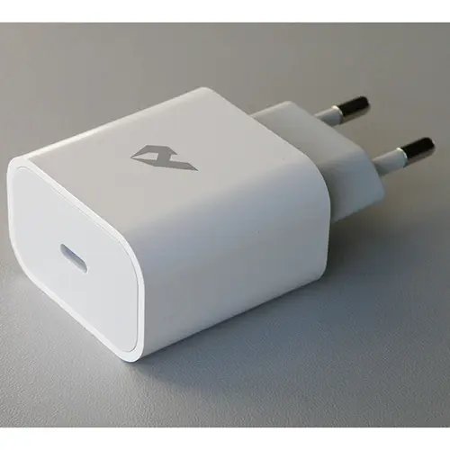 Photo de l’avis officiel: Home POWER ADAPTER Chargeur USB — risque: Choc électrique