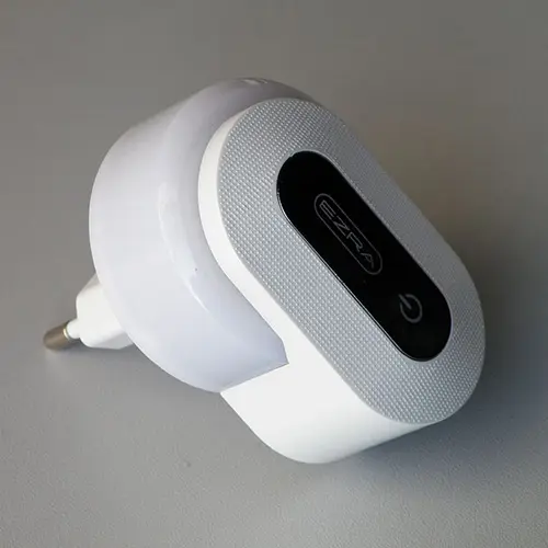 Photo de l’avis officiel: EZRA COLORFUL LED CHARGER Chargeur USB — risque: Choc électrique
