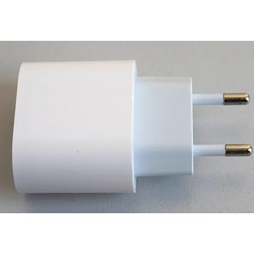 Photo de l’avis officiel: 20W USB-C Power Adapter Chargeur USB — risque: Choc électrique