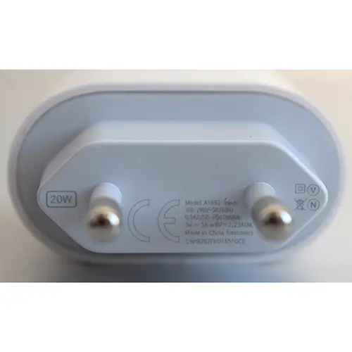 Photo de l’avis officiel: 20W USB-C Power Adapter Chargeur USB — risque: Choc électrique