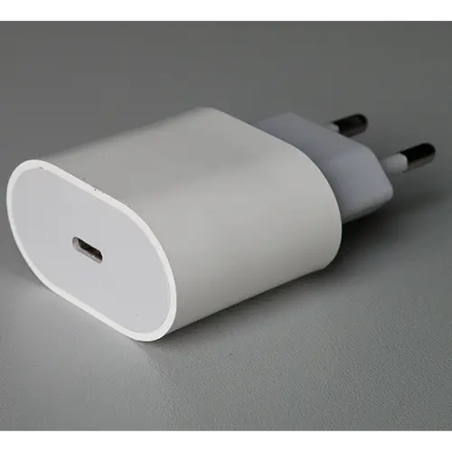 Photo de l’avis officiel: USB-C 20W Power Adapter Chargeur USB — risque: Choc électrique