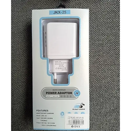 Photo de l’avis officiel: QUICK CHARGER POWER ADAPTOR Chargeur USB — risque: Choc électrique