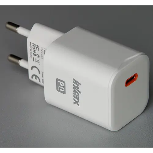 Photo de l’avis officiel: INKAX charger univerzális akkumulátor töltő Chargeur USB — risque: Choc électrique