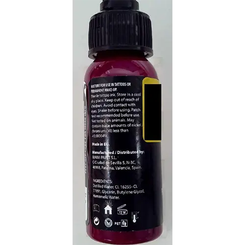 Foto aus der offiziellen Meldung: PLATINUM Dynamic Ruby Port Premium Tattoo Ink. Tätowierungstinte — Risiko: Chemikalie