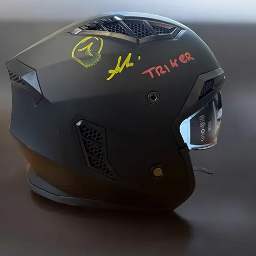 Foto uit de officiële melding: Befast Tricher Motorhelm — risico: Verwonding