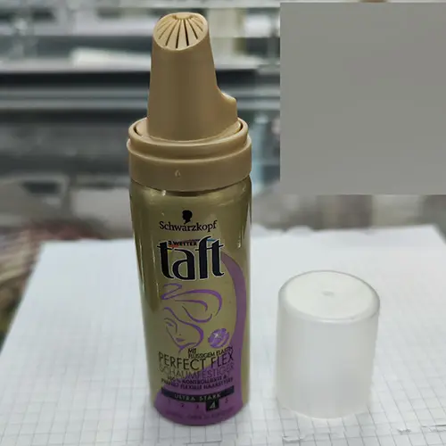 Foto do aviso oficial: Schwarzkopf TAFT MIT FLUSSIGEM ELASTIN PERFECT FLEX SCHAUMFESTIGER Mousse para o cabelo — risco: Químico