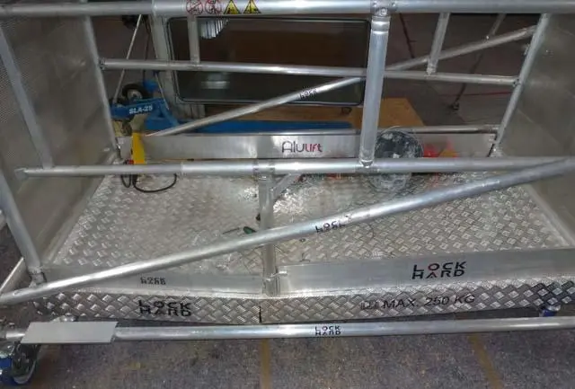 Foto do aviso oficial: Lockhard Alulift Andaime móvel com plataforma de trabalho móvel — risco: Ferimentos