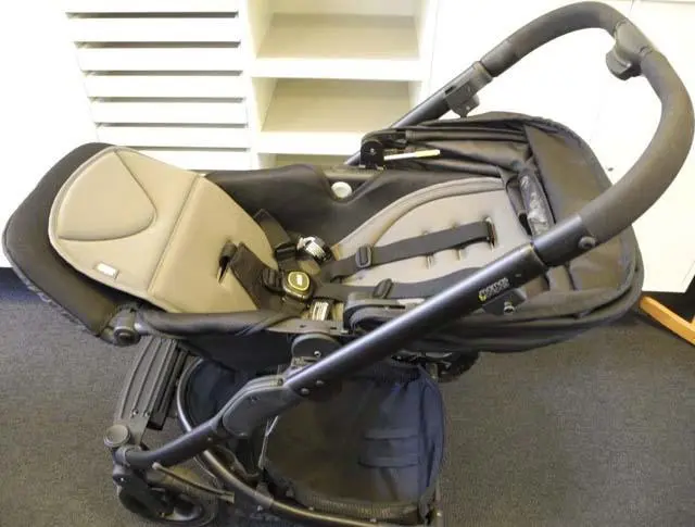 Photo de l’avis officiel: Mamas &amp; Papas Sola City pushchair Poussette — risque: Blessures