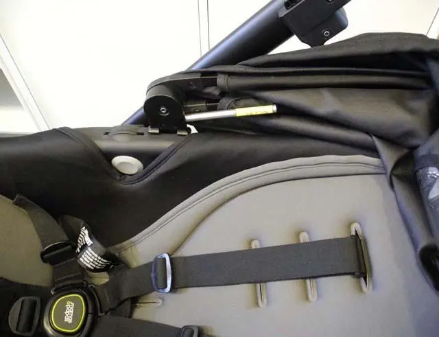 Photo de l’avis officiel: Mamas &amp; Papas Sola City pushchair Poussette — risque: Blessures