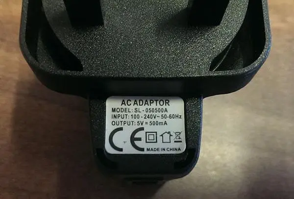 Photo de l’avis officiel: AC Adaptor Chargeur — risque: Choc électrique