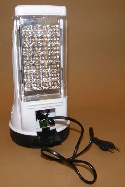 Photo de l’avis officiel: 222 2 in 1 Stamd-by Light Torche rechargeable — risque: Choc électrique & Incendie