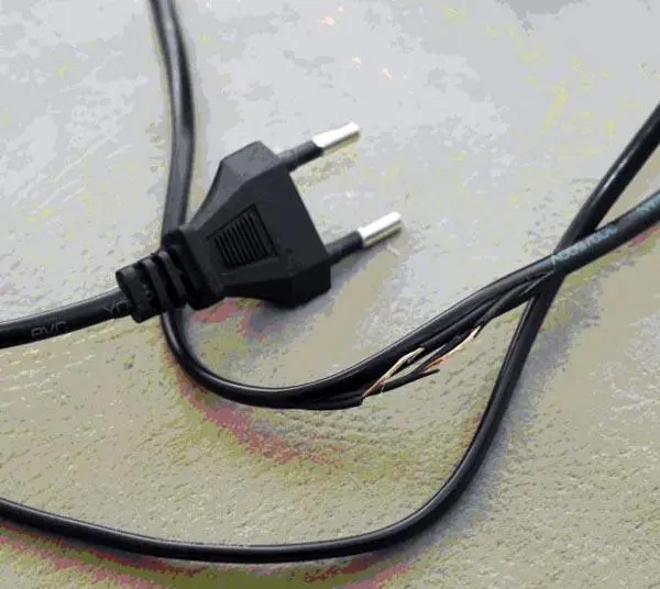 Photo de l’avis officiel: KUAN YE Electrothermal cup Bouilloire électrique — risque: Choc électrique & Incendie