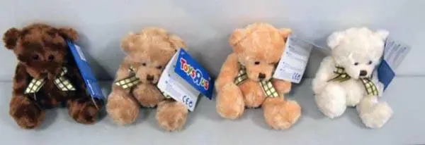 Foto del aviso oficial: Animal Alley / Toys R Us Juguete de peluche — riesgo: Atragantamiento