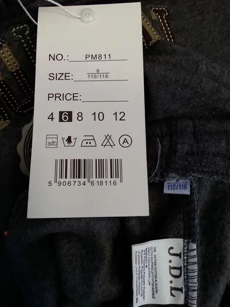 Foto uit de officiële melding: J.D.L STAR Kinderkleding set — risico: Verwonding & Verwurging