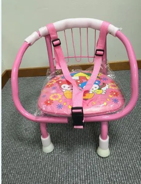 Foto aus der offiziellen Meldung: Battery Car Chair Kinderstuhl — Risiko: Einklemmen & Verletzungen