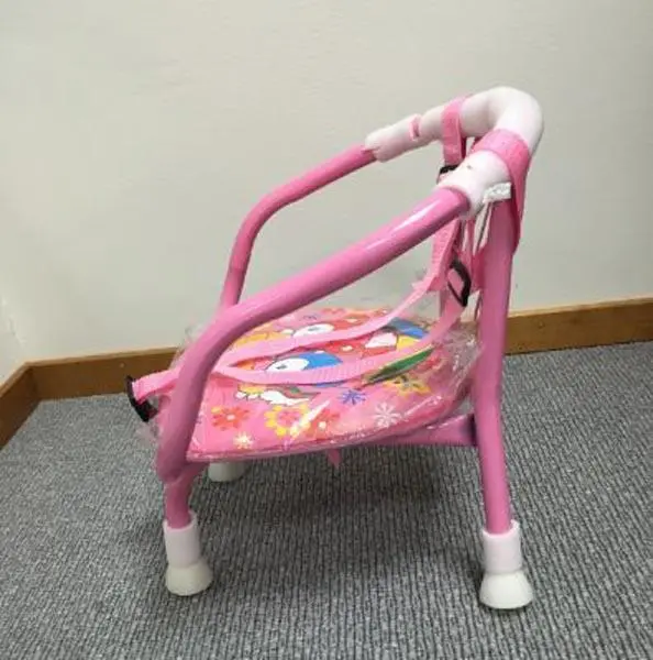 Foto aus der offiziellen Meldung: Battery Car Chair Kinderstuhl — Risiko: Einklemmen & Verletzungen