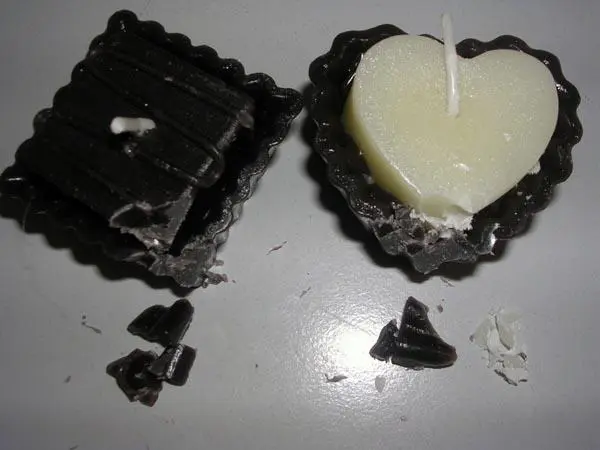 Foto dell’avviso ufficiale: Hygge Gyertya csokoládé ('Chocolate Candle') Candele decorative — rischio: Ostruzione delle vie aeree & Lesioni