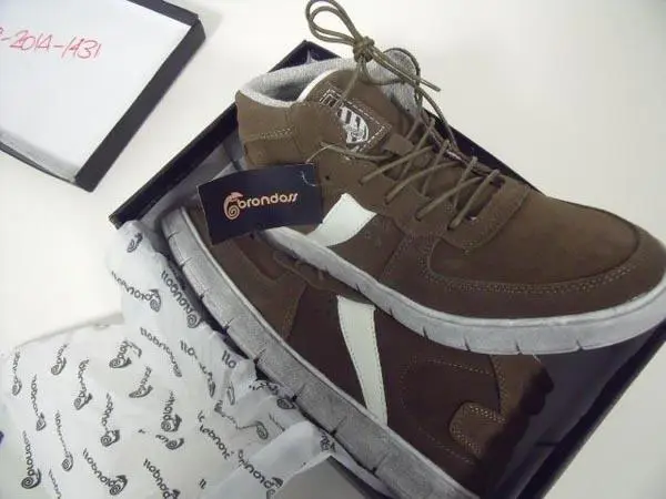 Photo de l’avis officiel: Brondoss Botín Fango Chaussures pour hommes — risque: Risque chimique