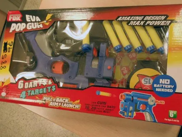 Foto aus der offiziellen Meldung: FDX Eva Pop Gun Spielzeugpistole — Risiko: Ersticken